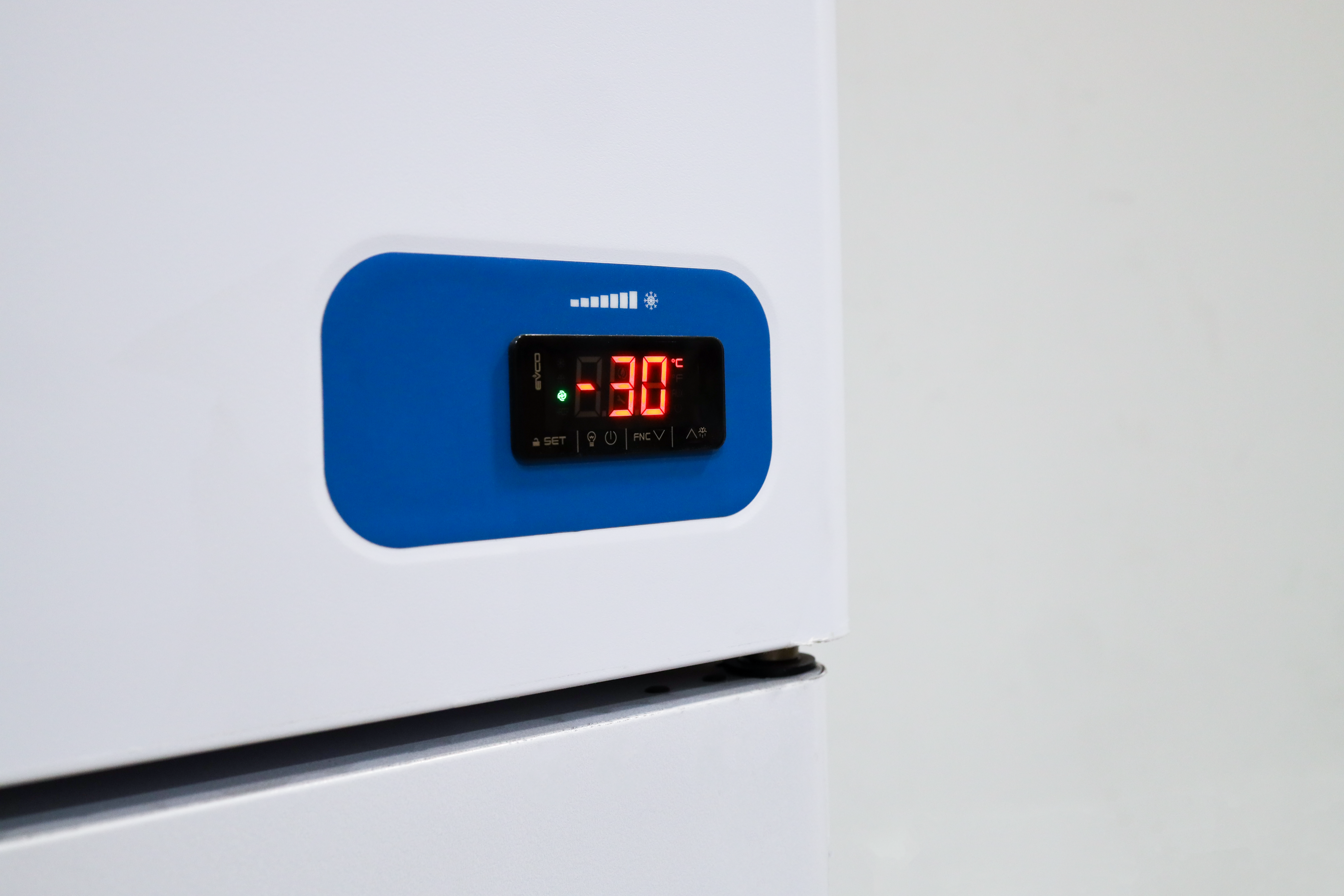 25 Cu. Ft. Solid Door High Performanc Freezer